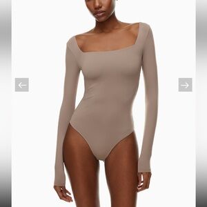 Babaton Medium Contour Squareneck Longsleeve Bodysuit